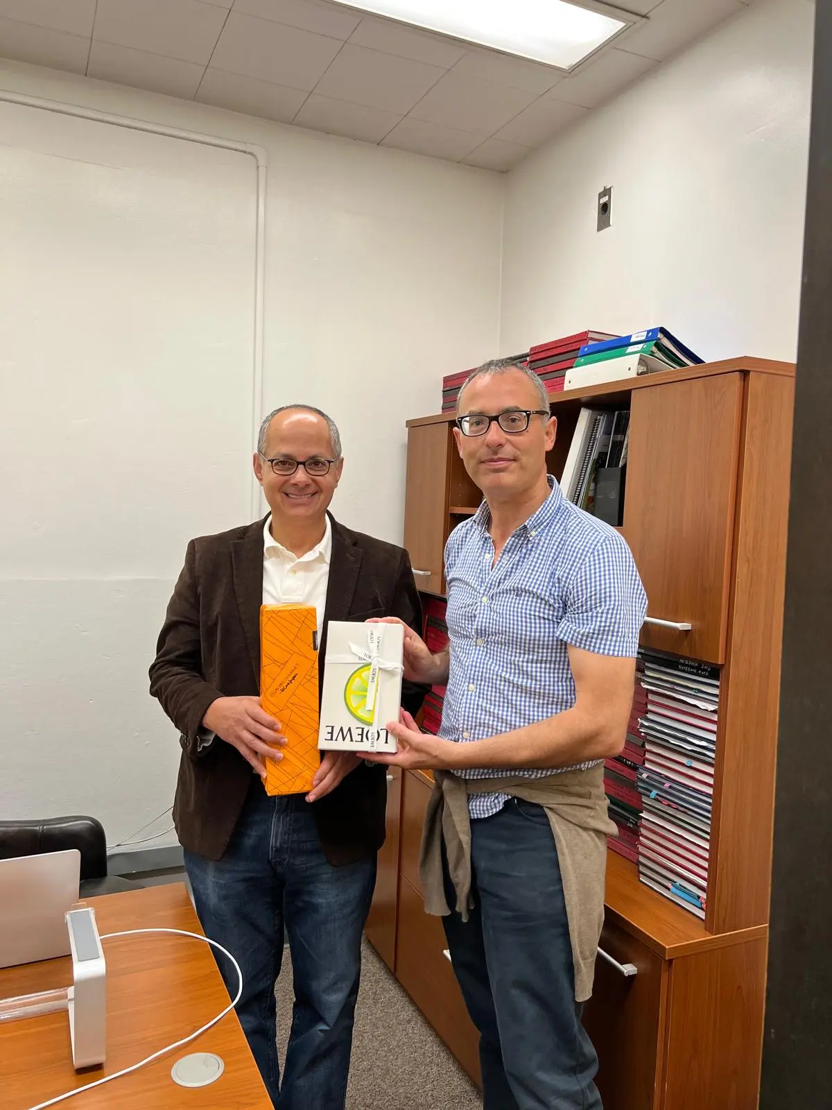 omar-yaghi-y-susumu-kitagawa-los-ganadores-del-nobel-de-quimica-2025-llevan-mas-de-20-anos-realizando-investigaciones-conjuntas-con-la-ugr