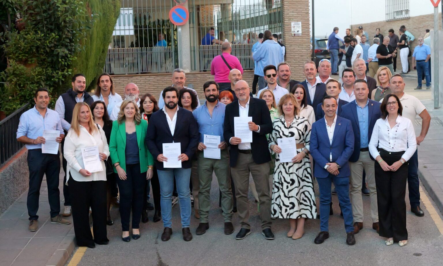 granada-vox-exige-la-paralizacion-de-la-zona-de-bajas-emisiones-y-mejora-del-transporte-publico-metropolitano