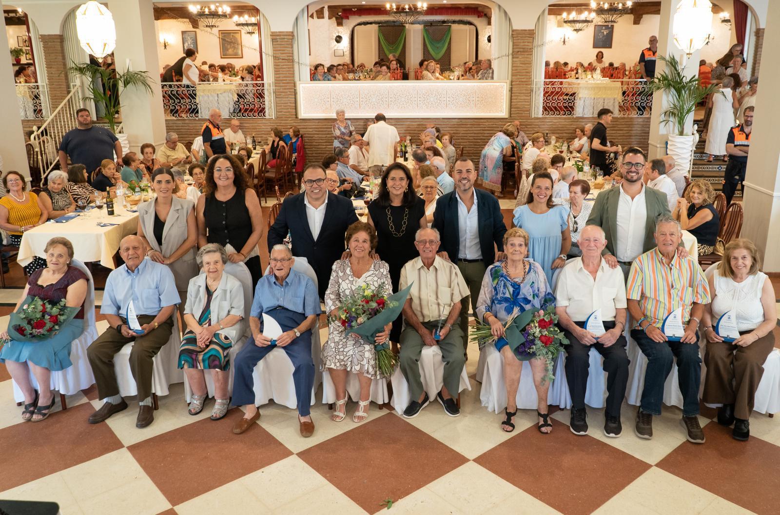 mas-de-quinientos-mayores-celebran-en-almunecar-un-dia-en-el-que-se-le-reconocio-su-valor-entrega-y-gratitud