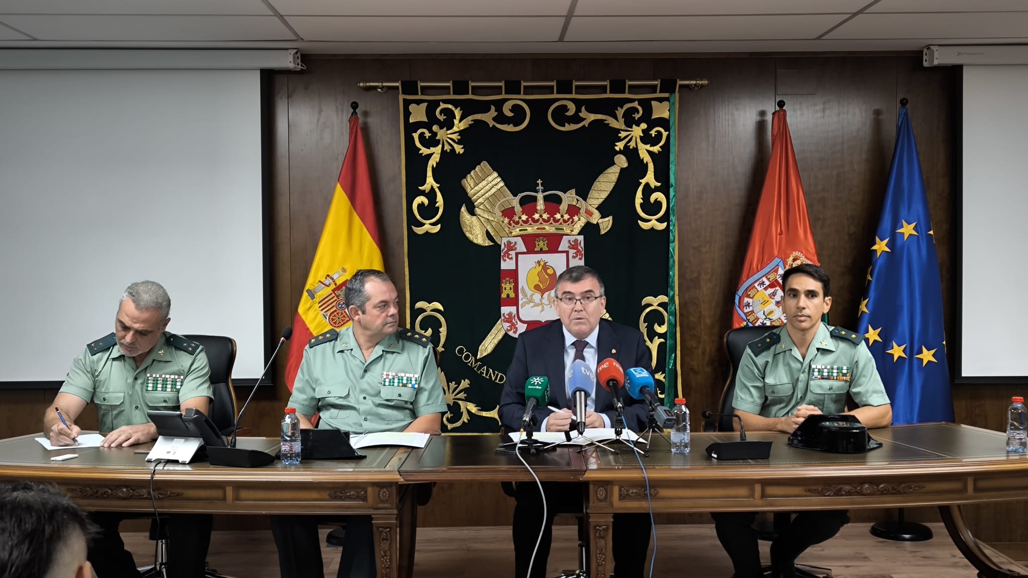la-guardia-civil-desmantela-una-red-internacional-de-trafico-de-marihuana-con-17-000-plantas-incautadas-y-bienes-valorados-en-mas-de-cuatro-millones-de-euros