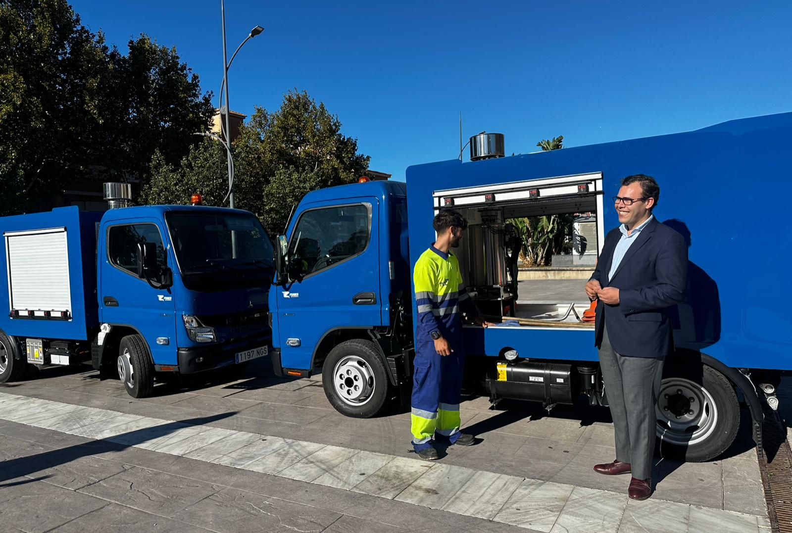 motril-mejora-la-limpieza-urbana-con-dos-hidrolimpiadoras-de-800-litros-que-eliminan-150-litros-de-agua-por-minuto