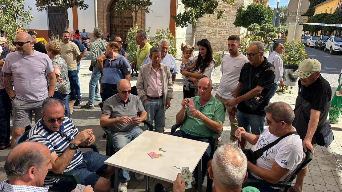 cullar-vega-mantiene-viva-la-tradicion-con-el-torneo-de-san-miguel-de-el-pellejo-su-juego-de-cartas-unico