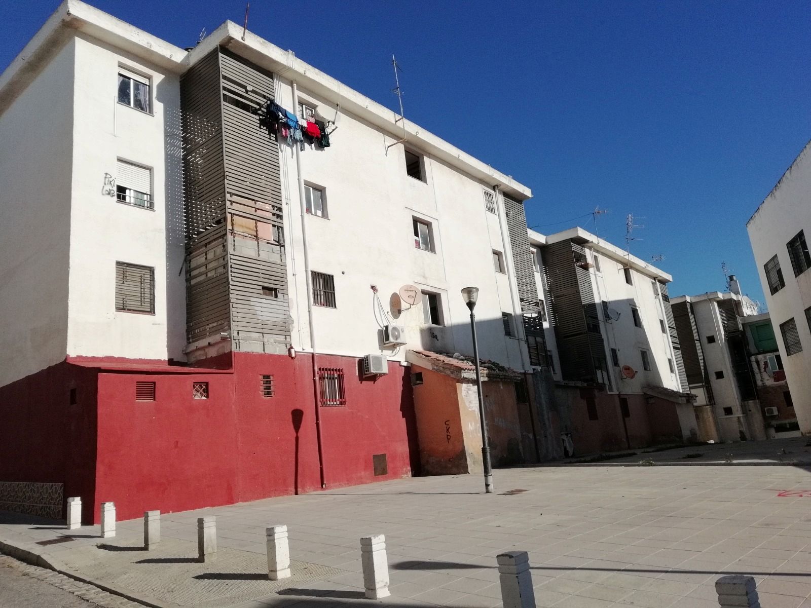la-junta-recibe-seis-ofertas-para-rehabilitar-por-14-millones-un-edificio-de-76-viviendas-publicas-en-motril
