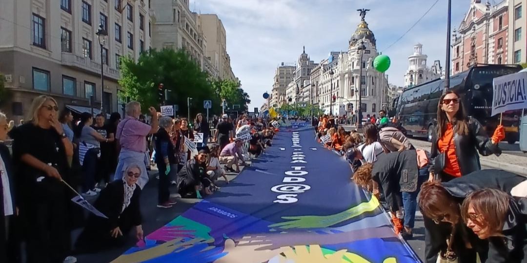 los-mutualistas-del-movimiento-j2-se-movilizan-en-granada-para-exigir-la-aprobacion-inmediata-de-la-pasarela-al-reta-y-reclamar-igualdad-de-derechos