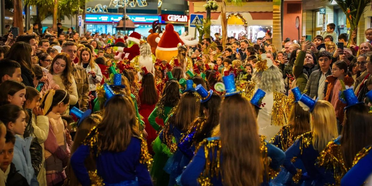 empieza-la-cuenta-atras-granada-busca-los-escaparates-mas-brillantes-y-creativos-de-la-navidad-2025
