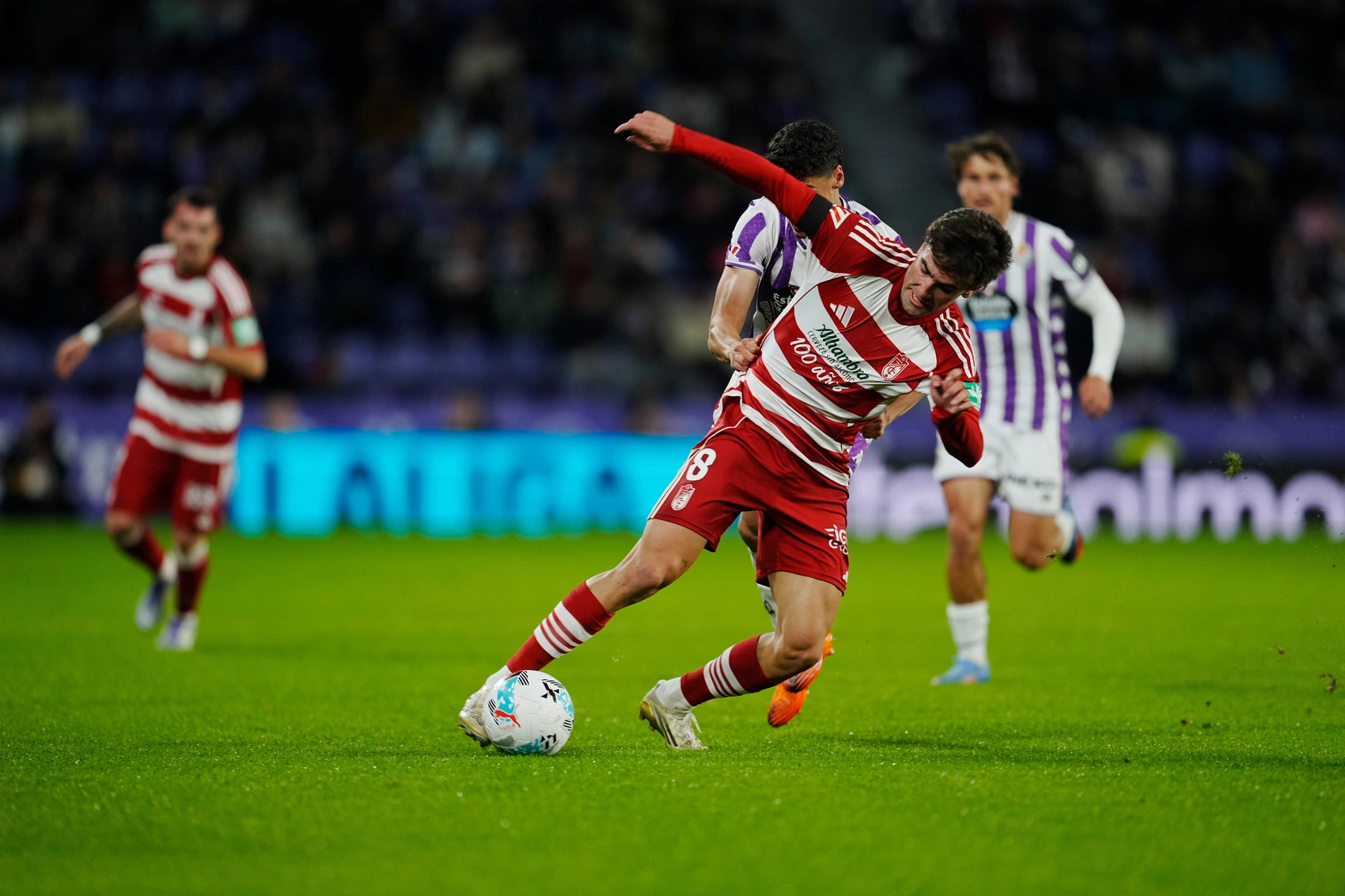 el-granada-cf-se-adelanta-pero-el-valladolid-remonta-en-el-tramo-final-2-1