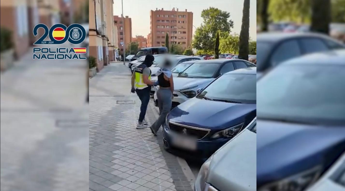 detenida-una-pareja-en-granada-y-almeria-por-explotar-a-siete-mujeres-15-horas-diarias-de-prostitucion-bajo-videovigilancia-y-una-deuda-de-hasta-3-000-euros