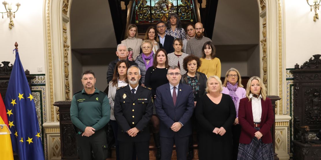 minuto-de-silencio-en-granada-por-los-dos-nuevos-asesinatos-machistas-38-mujeres-muertas-por-violencia-de-genero-en-2025
