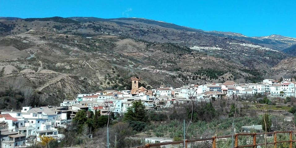 andalucia-rural-conectada-amplia-rutas-en-granada-y-conectara-lujar-cadiar-motril-guadix-granada-castaras-rubite-y-castell-de-ferro-entre-otros