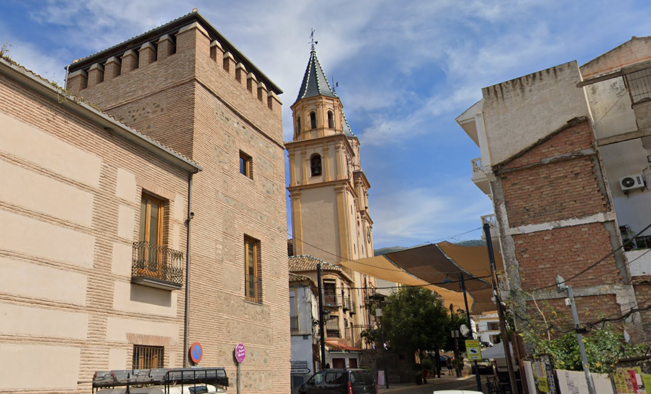 granada-camaras-de-seguridad-revelan-como-una-asistenta-sustrajo-8-000-euros-a-un-matrimonio-mayor-en-el-valle-de-lecrin