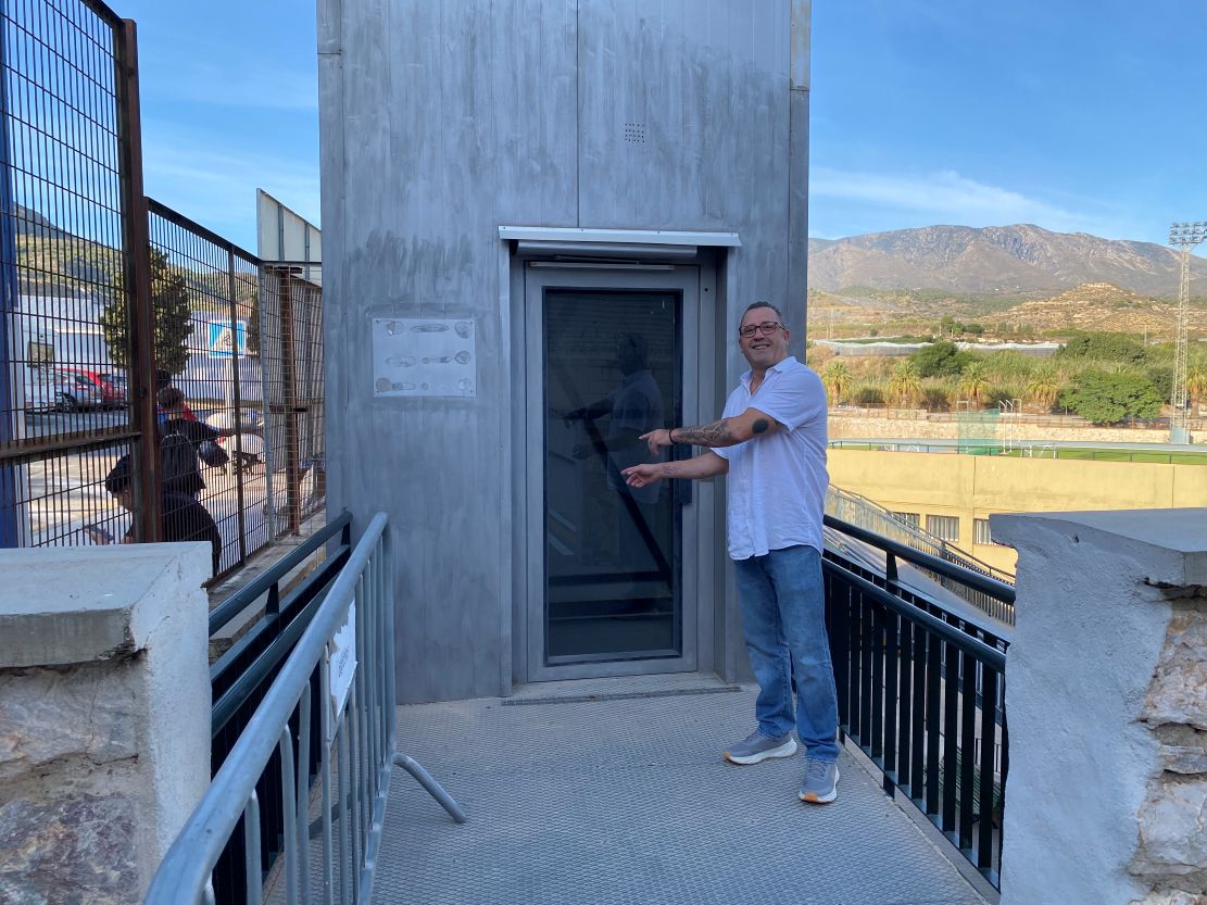 axsi-denuncia-el-estado-critico-del-polideportivo-emilio-hidalgo-y-exige-medidas-urgentes-de-seguridad-y-accesibilidad