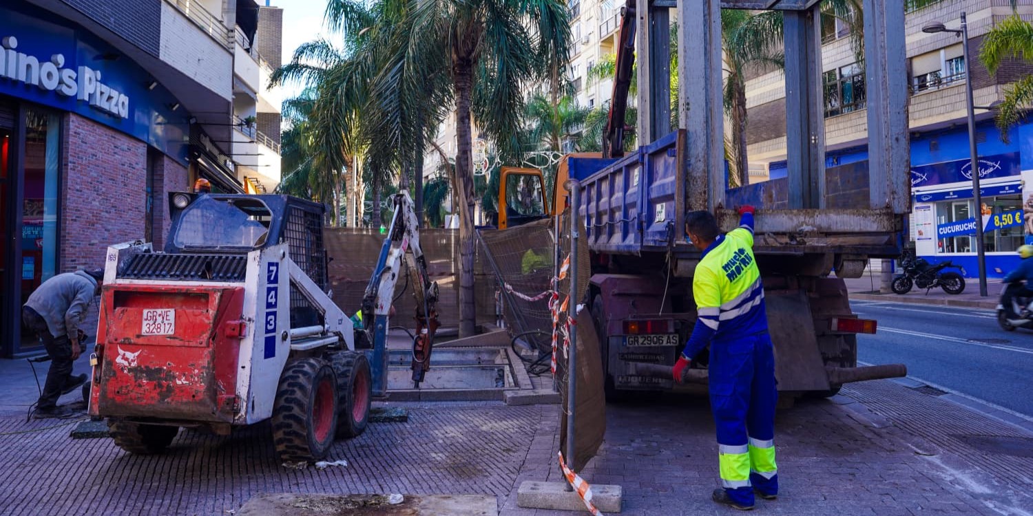 motril-moderniza-los-contenedores-soterrados-de-la-avenida-salobrena-para-optimizar-la-recogida-de-residuos