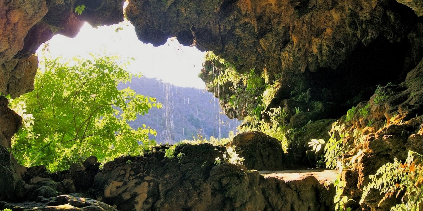 motril-la-costa-tropical-se-reinventa-un-folleto-moderno-para-un-destino-en-crecimiento