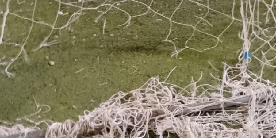 la-herradura-almunecar-el-psoe-critica-la-tardanza-del-ayuntamiento-en-renovar-el-cesped-y-mejorar-la-seguridad-del-estadio-de-las-tejas