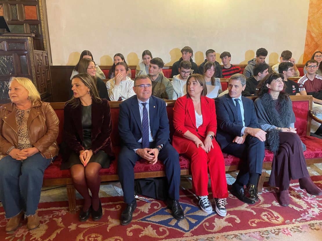 granada-tension-y-reivindicacion-marcan-la-visita-de-la-ministra-de-igualdad-ana-redondo-a-las-puertas-de-la-ugr