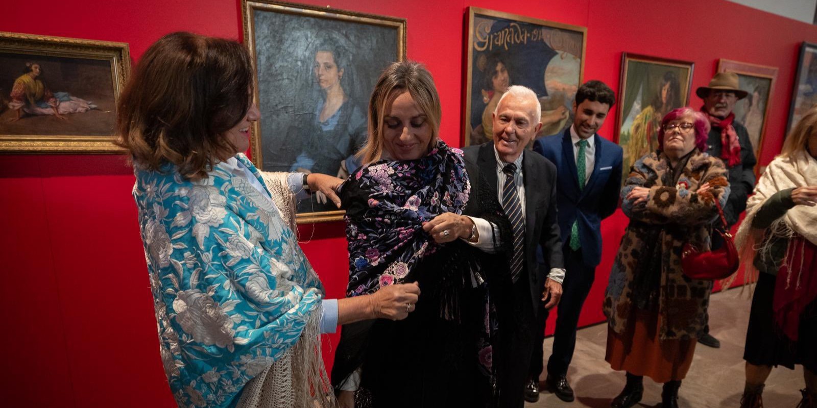 granada-el-hospital-san-juan-de-dios-abre-entre-hilos-y-vuelos-una-exposicion-que-celebra-el-legado-cultural-del-manton-y-la-mantilla