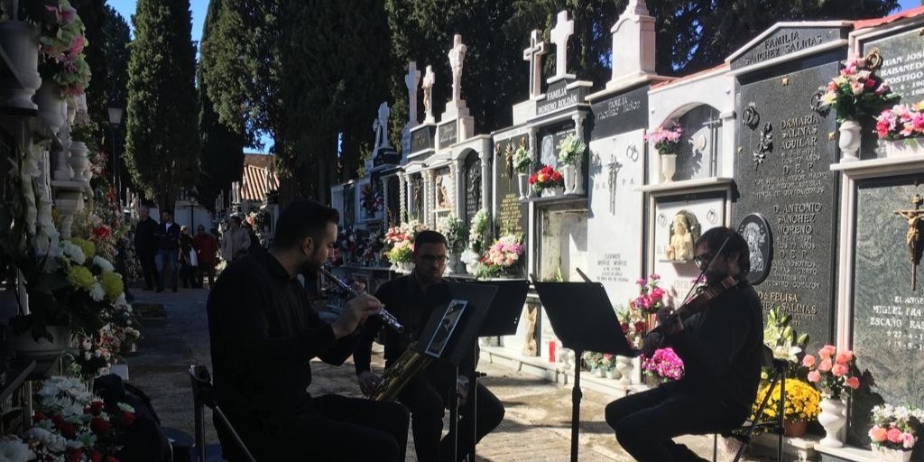 concierto-en-el-camposanto-de-cullar-vega-melodias-que-honran-la-memoria