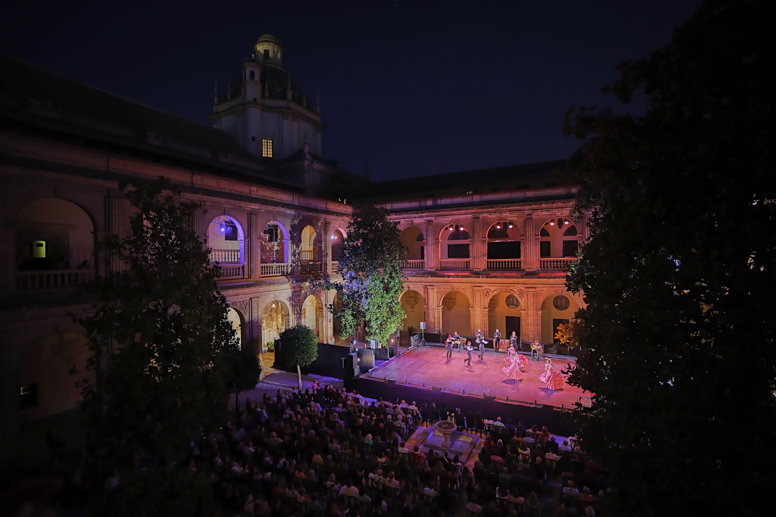 granada-calcula-por-primera-vez-la-huella-de-carbono-de-su-bienal-de-flamenco-8459-toneladas-de-co%e2%82%82-el-977-por-movilidad-de-publico-y-activa-un-plan-para-reducir-emisiones-y-plasticos