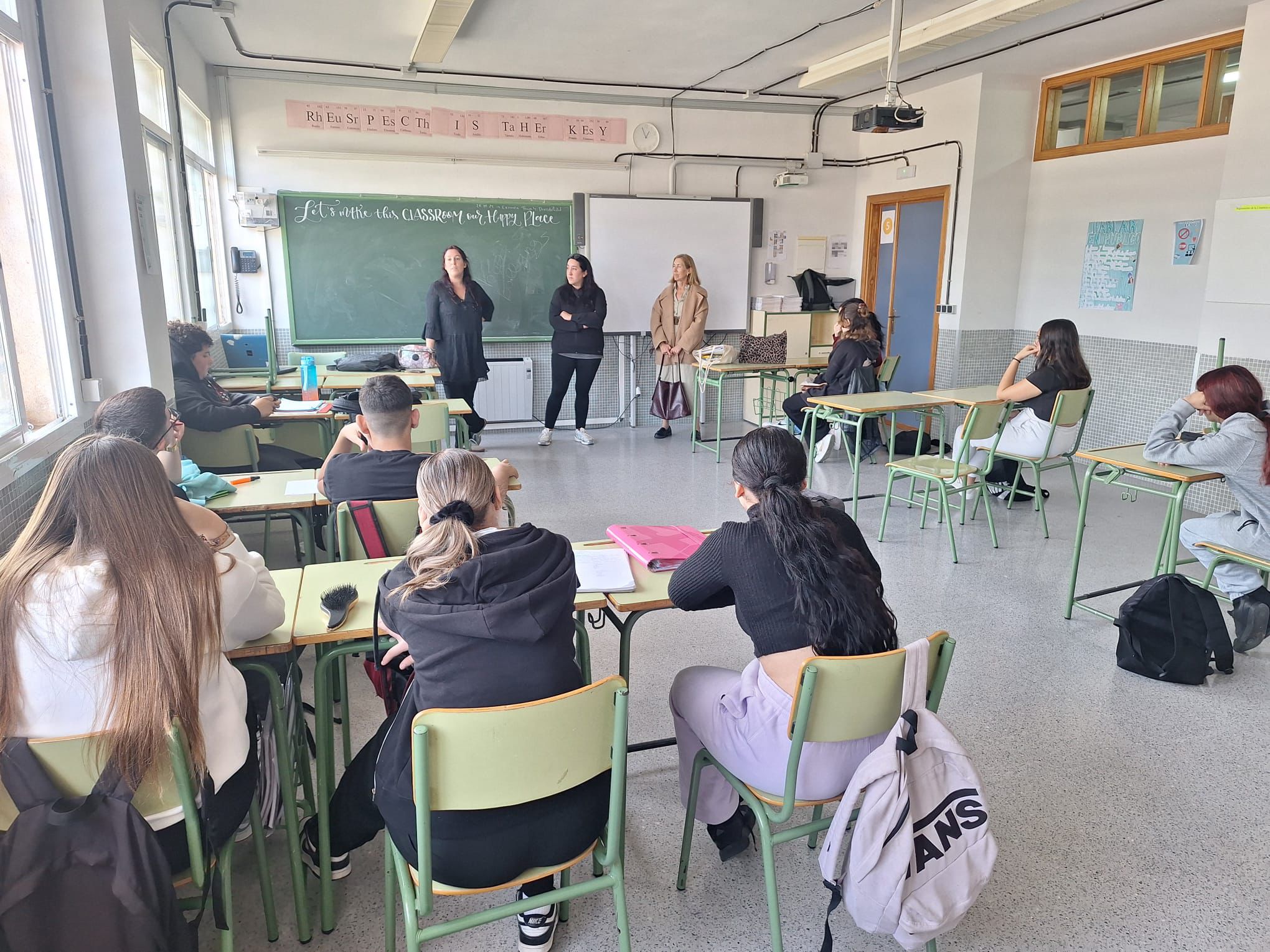 salobrena-comienza-el-programa-igualescentes-en-el-ies-nazari