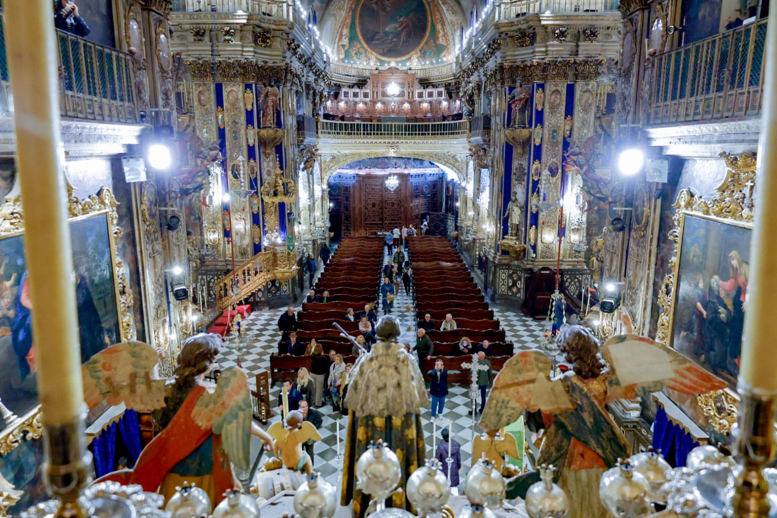 granada-redescubre-su-patrimonio-sacro-en-la-ruta-por-camarines-y-espacios-devocionales