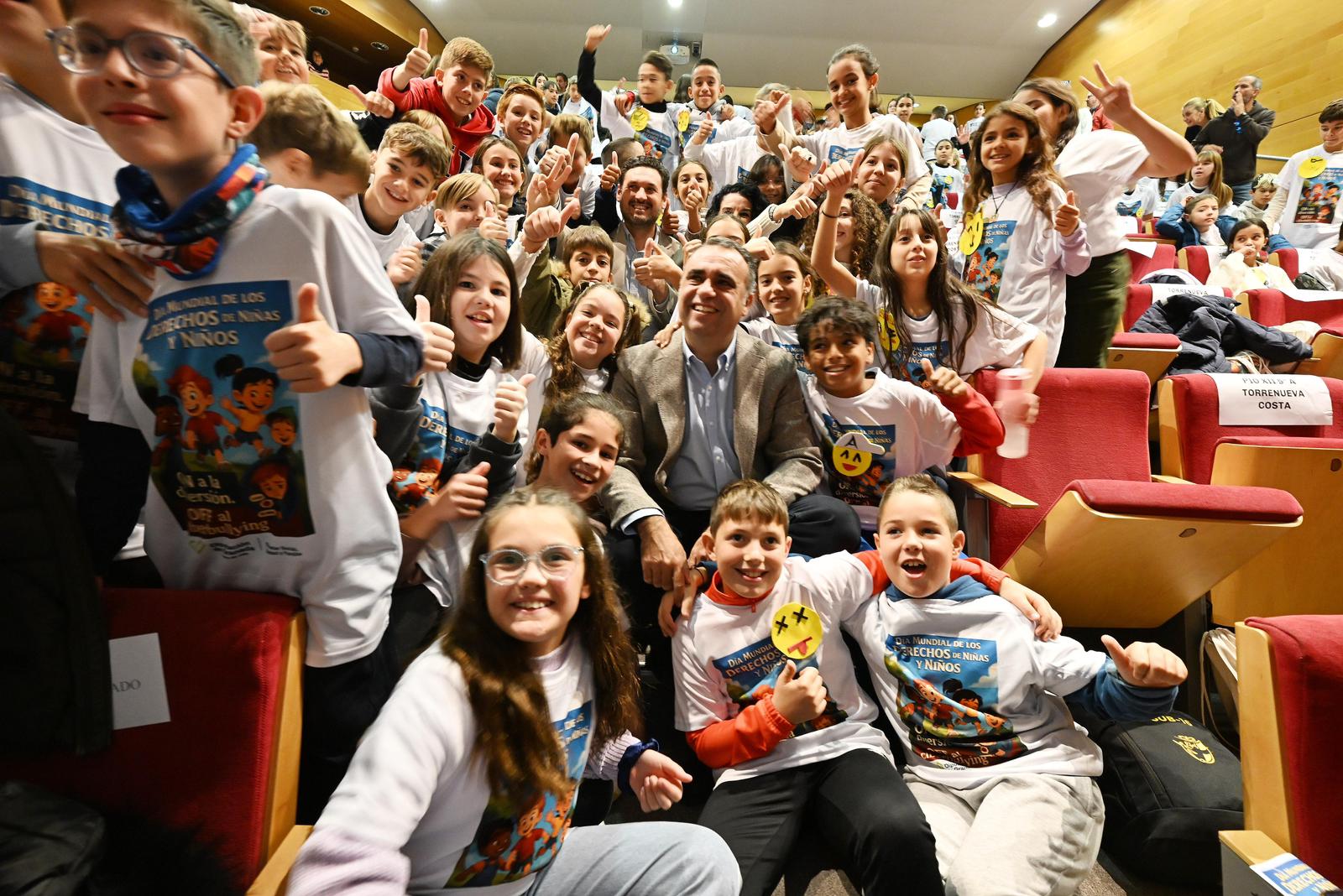 on-a-la-diversion-off-al-ciberbullying-la-diputacion-de-granada-ensena-a-ninos-a-jugar-seguros-y-prevenir-el-acoso-digital