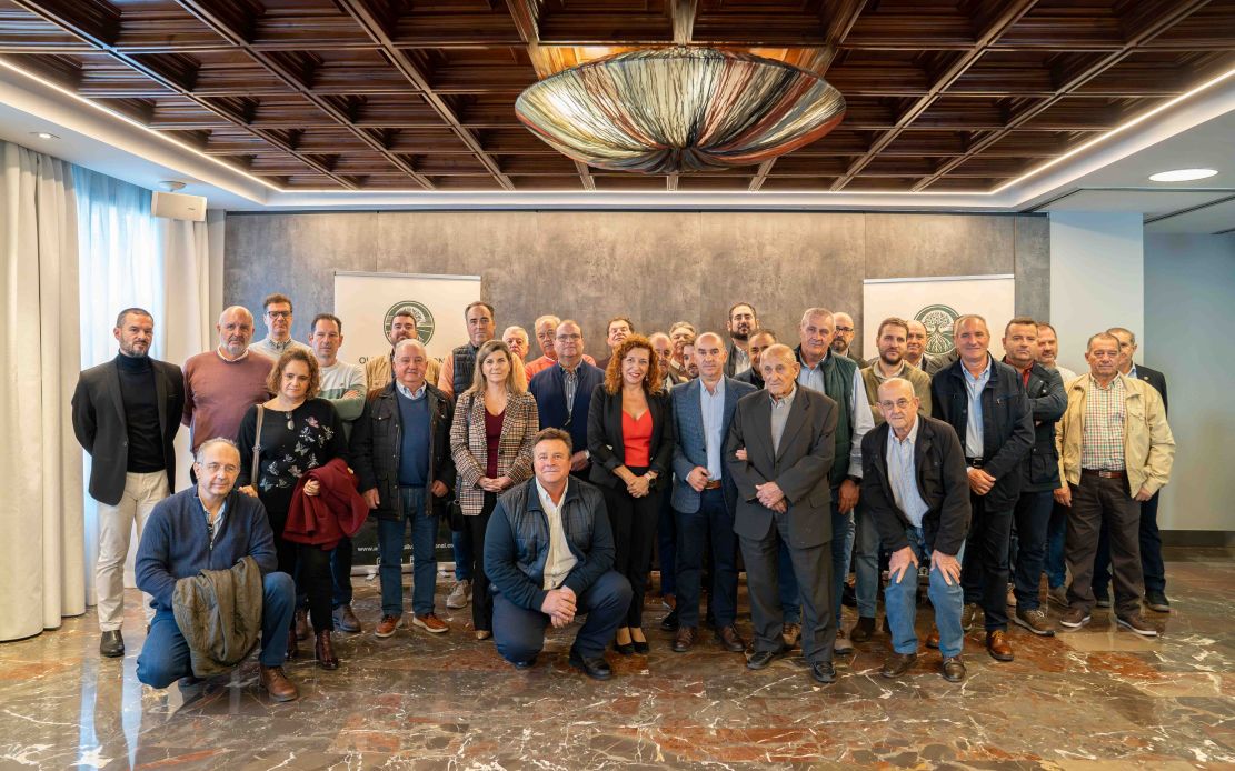 unos-15-000-agricultores-de-30-cooperativas-de-granada-jaen-y-cordoba-impulsan-la-nueva-asociacion-de-olivar-tradicional-para-defender-el-70-del-olivar-andaluz