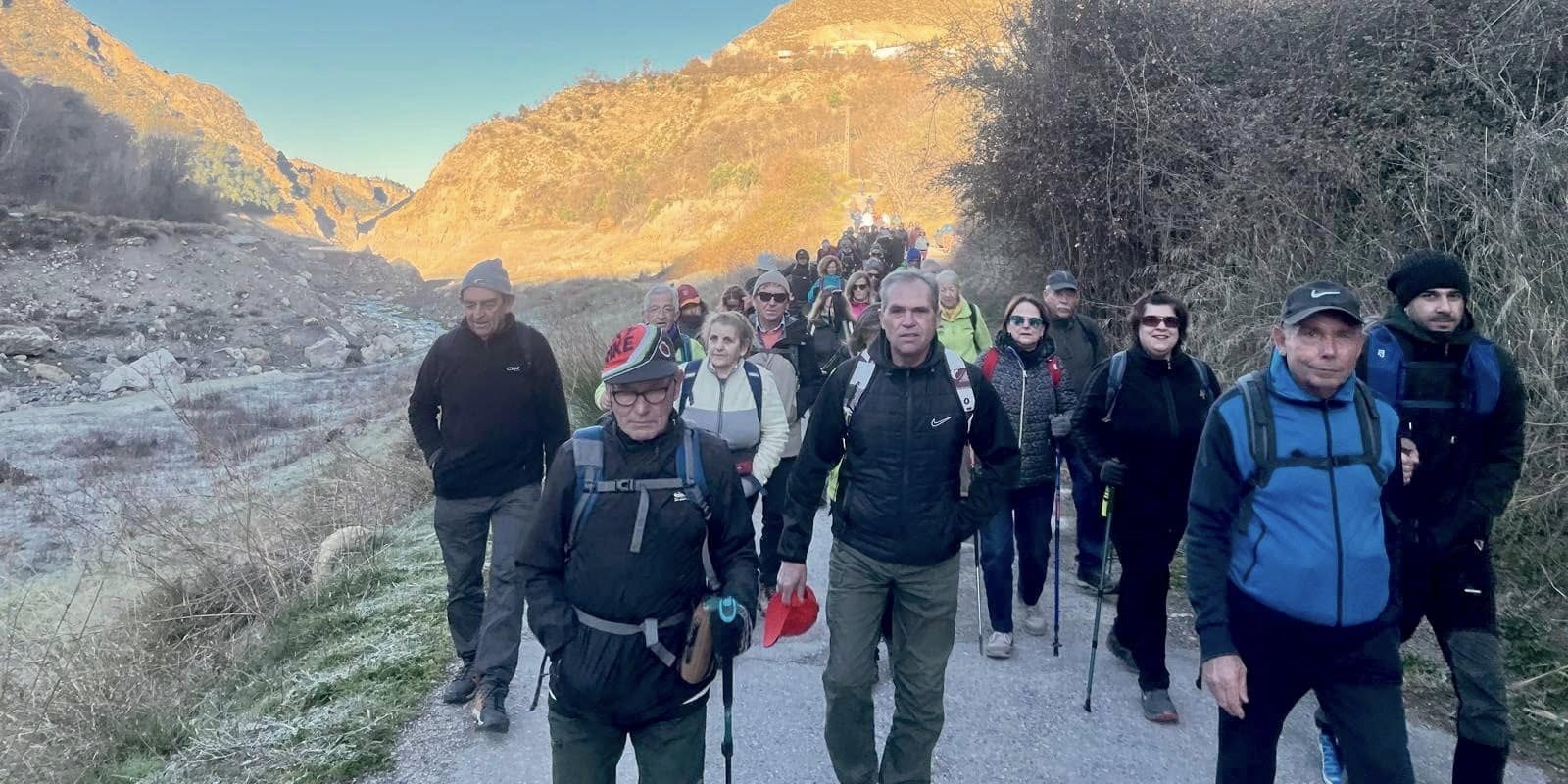 la-herradura-almunecar-culminan-su-programa-de-senderismo-con-una-ruta-por-comares-los-tajos-del-pilarejo-y-la-mesa-de-mazmullar