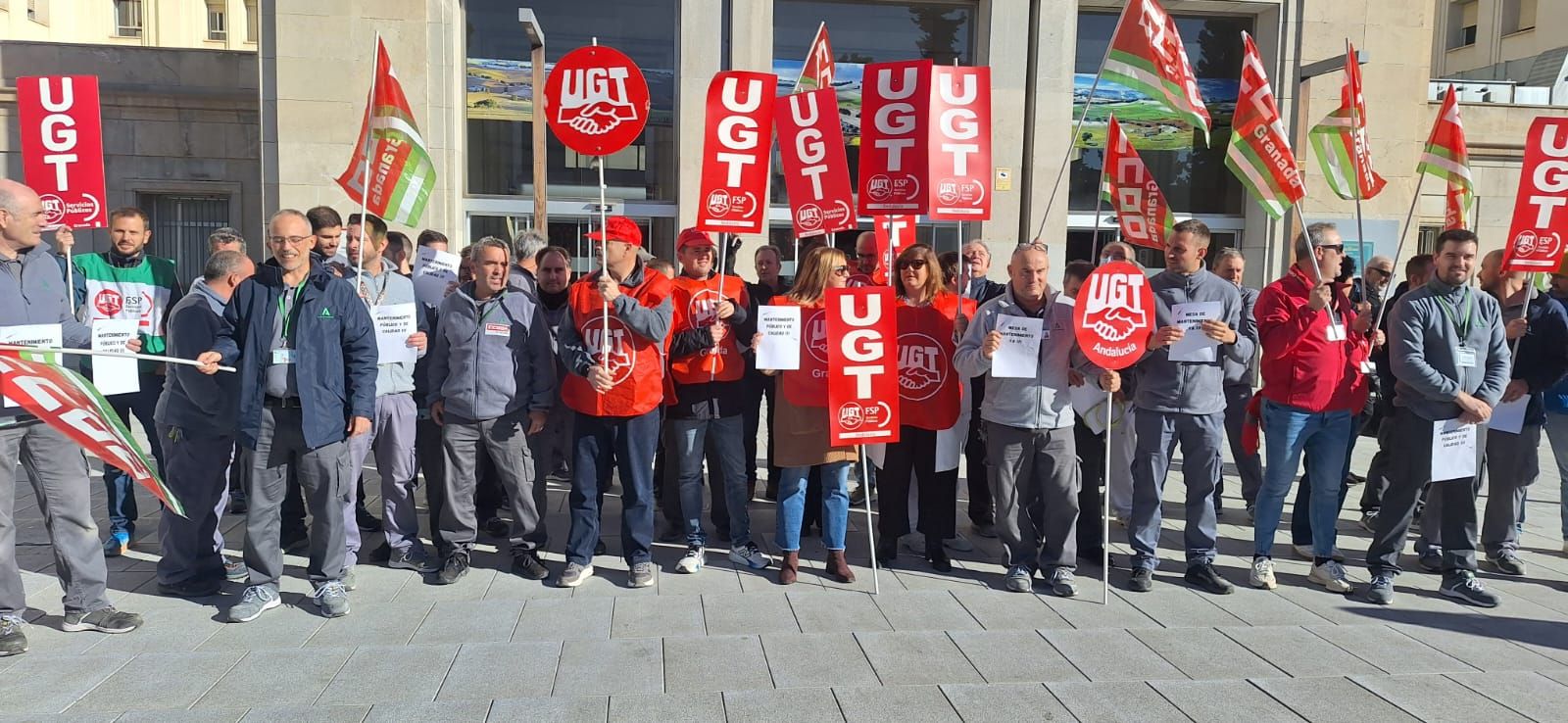 ugt-y-ccoo-celebran-concentraciones-en-todos-los-hospitales-de-granada-para-reclamar-mejoras-salariales-y-reconocimiento-del-personal-de-mantenimiento
