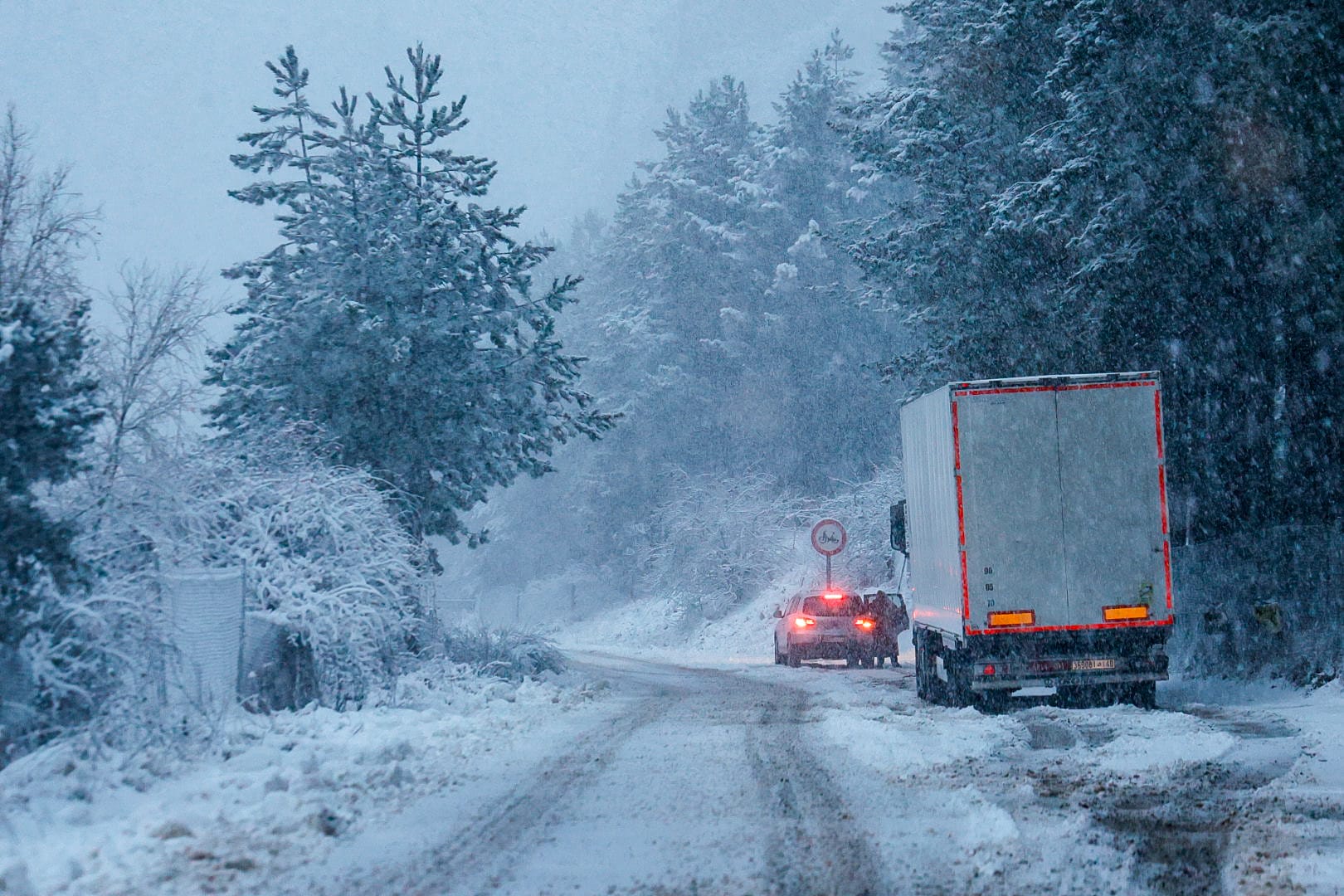 dos-accidentes-de-trafico-en-granada-se-saldan-sin-heridos-en-la-gr-30-y-la-a-92