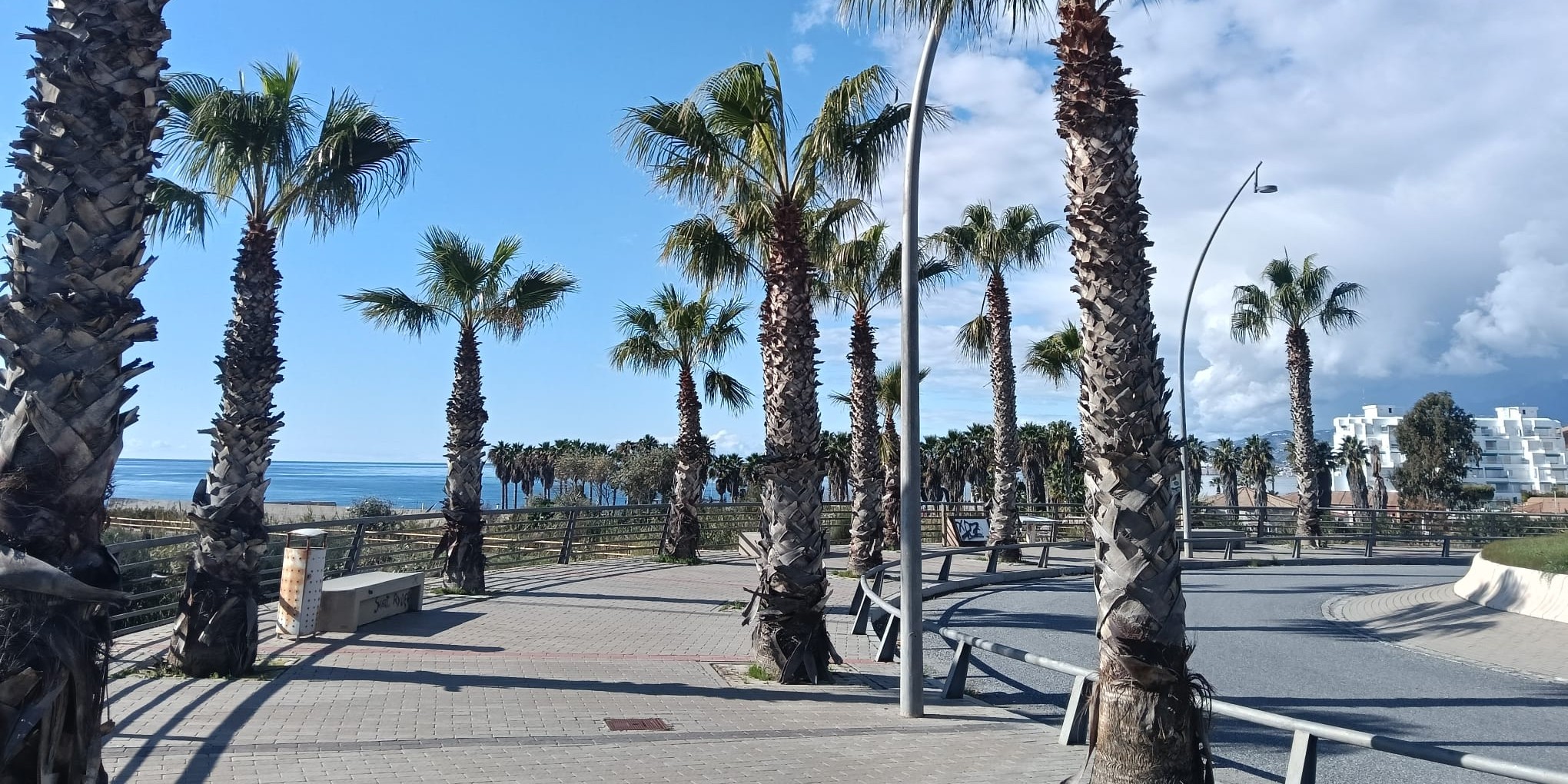 motril-el-fin-de-semana-llega-con-lluvias-y-tormentas-desde-el-sabado-a-la-costa-de-granada-temperaturas-entre-8-y-18-grados-y-nieve-a-partir-de-los-1-100-metros-en-el-interior