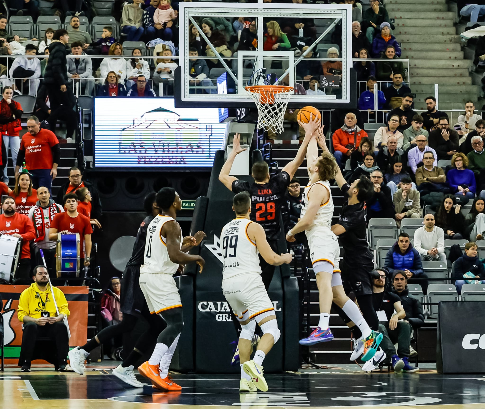 el-coviran-granada-se-queda-sin-premio-tras-otro-final-adverso-en-el-palacio