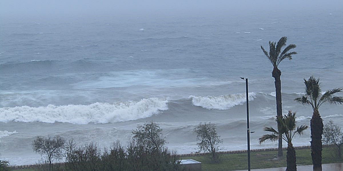 motril-el-invierno-arranca-en-la-costa-de-granada-con-lluvias-persistentes-y-alerta-por-fenomenos-costeros-temperaturas-entre-9-y-16o