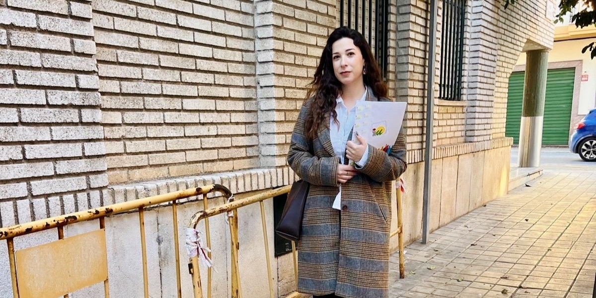 iu-motril-denuncia-el-abandono-del-acerado-en-la-calle-chile-y-exige-mejoras-al-gobierno-municipal