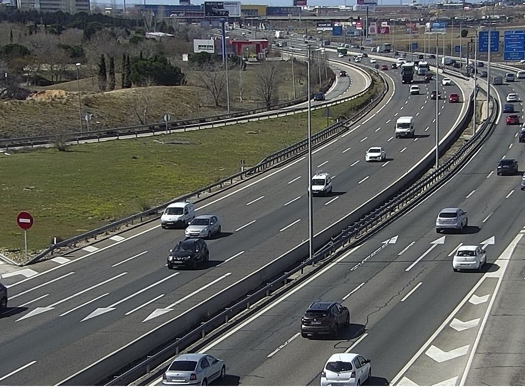 la-dgt-preve-142-000-desplazamientos-de-vehiculos-en-la-provincia-de-granada-durante-el-puente-de-la-constitucion-inmaculada