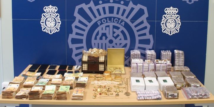 desarticulan-en-granada-y-almeria-una-red-familiar-de-trafico-de-hachis-con-mas-de-250-kilos-incautados-y-144-000-euros