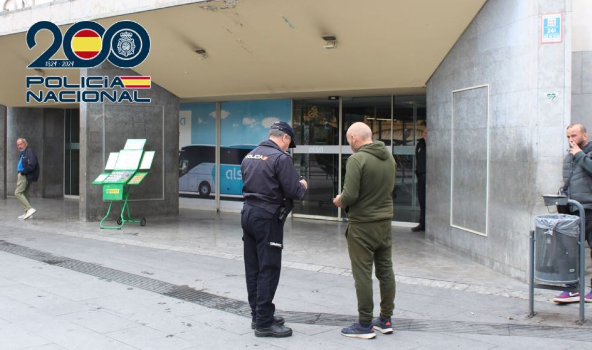 granada-la-fiscalia-pide-tres-anos-y-medio-de-prision-y-718-euros-de-multa-para-un-viajero-detenido-con-varias-drogas-en-la-estacion-de-autobuses