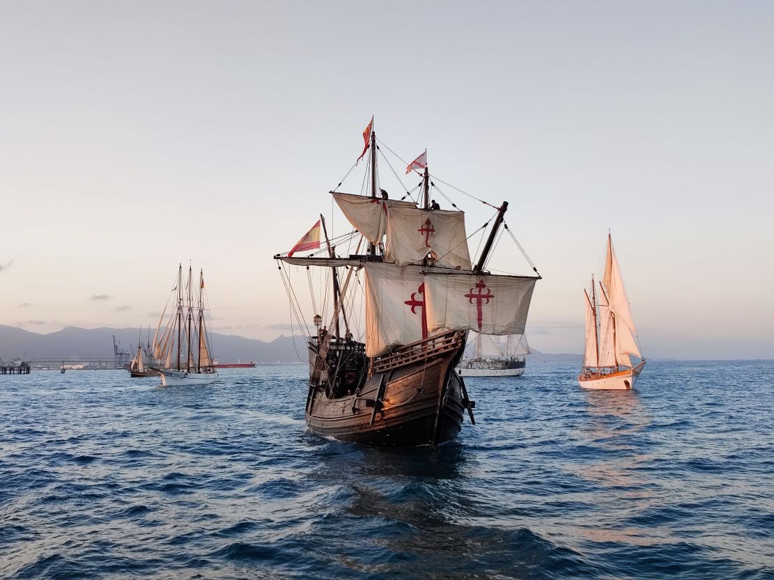 la-nao-victoria-llega-al-puerto-de-motril-tras-su-gran-gira-europea-2025