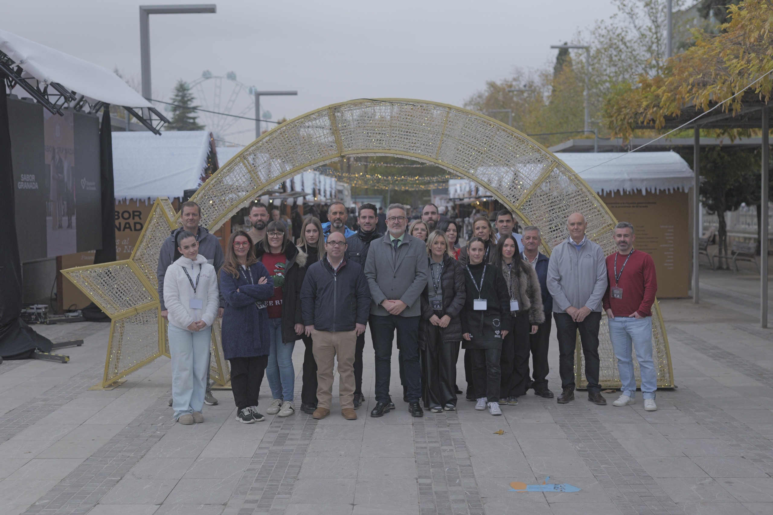 diputacion-de-granada-veintiuna-empresas-de-la-provincia-muestran-sus-productos-en-el-mercado-de-navidad-de-sabor-granada-en-el-paseo-del-violon