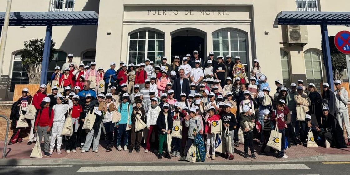 motril-mas-de-200-alumnos-celebran-el-20-aniversario-del-puerto-con-talleres-y-visitas-educativas