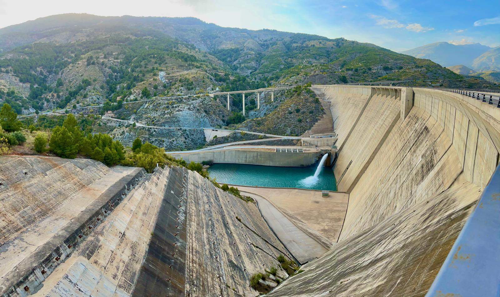 almunecar-la-herradura-no-tolerare-que-metan-la-mano-en-el-bolsillo-de-los-agricultores-el-alcalde-carga-contra-el-sobrecoste-de-beznar-rules