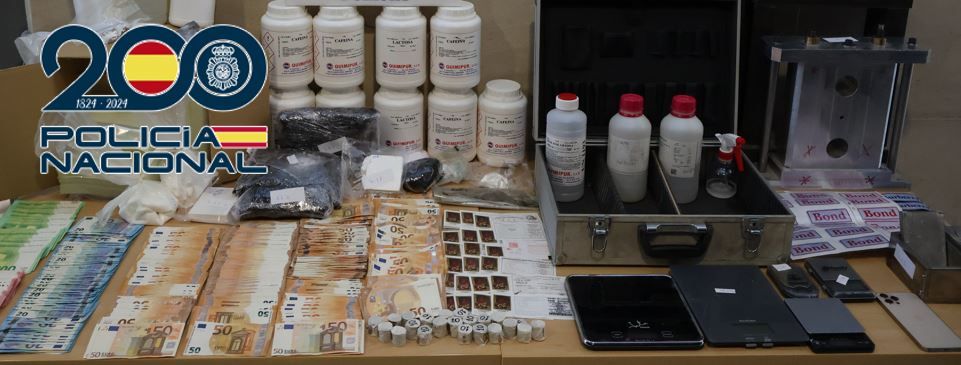 detenido-en-granada-un-hombre-de-58-anos-por-trafico-de-cocaina-tras-incautarse-4-kg-55-g-listos-para-venta-19-000-e-y-un-laboratorio-clandestino