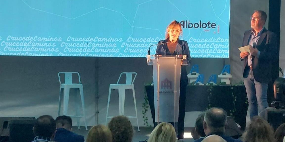 granada-marta-nievas-destaca-el-impulso-turistico-de-albolote-en-la-gala-de-los-i-premios-cruce-de-caminos-y-la-presentacion-de-su-nueva-imagen-turistica