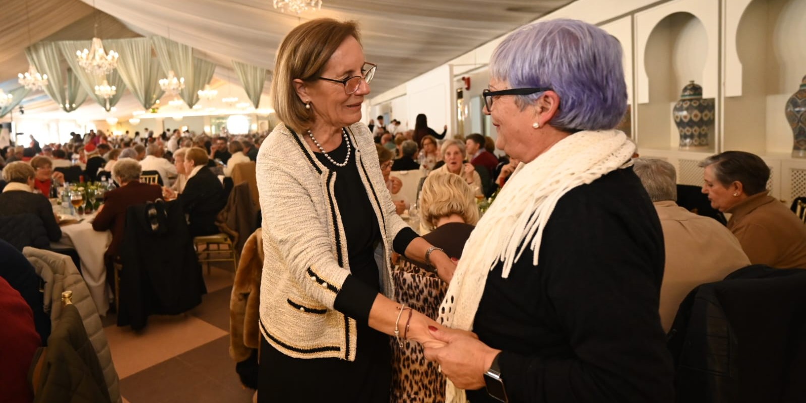 la-junta-celebra-un-encuentro-navideno-con-un-millar-de-personas-de-los-centros-de-participacion-activa-de-motril-granada-montefrio-ugijar-y-churriana