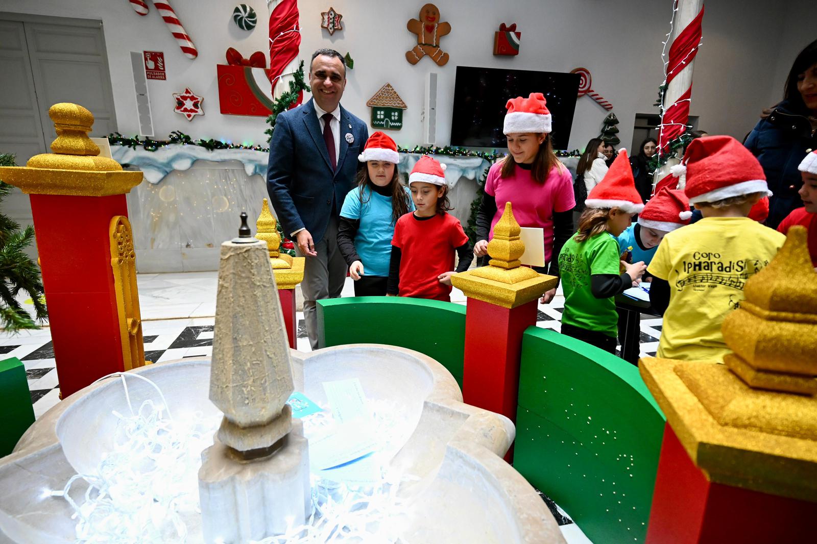 granada-la-diputacion-inaugura-la-fabrica-de-los-suenos-un-recorrido-navideno-para-familias-que-podra-visitarse-hasta-el-5-de-enero-en-el-palacio-de-los-condes-de-gabia