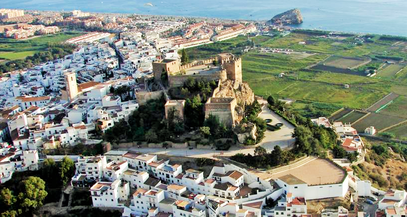 la-alcazaba-de-salobrena-recibe-el-distintivo-s-de-sostenibilidad-turistica-en-fitur-mas-periodistico