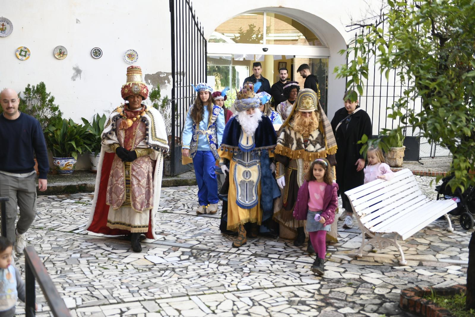 motril-rectifica-y-salva-la-cabalgata-de-reyes-saldra-hoy-a-las-2000-horas