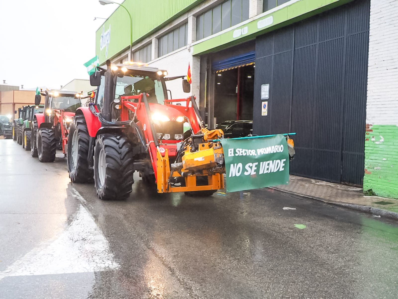 granada-agricultores-de-la-costa-se-unen-a-la-tractorada-para-denunciar-la-desproteccion-del-campo