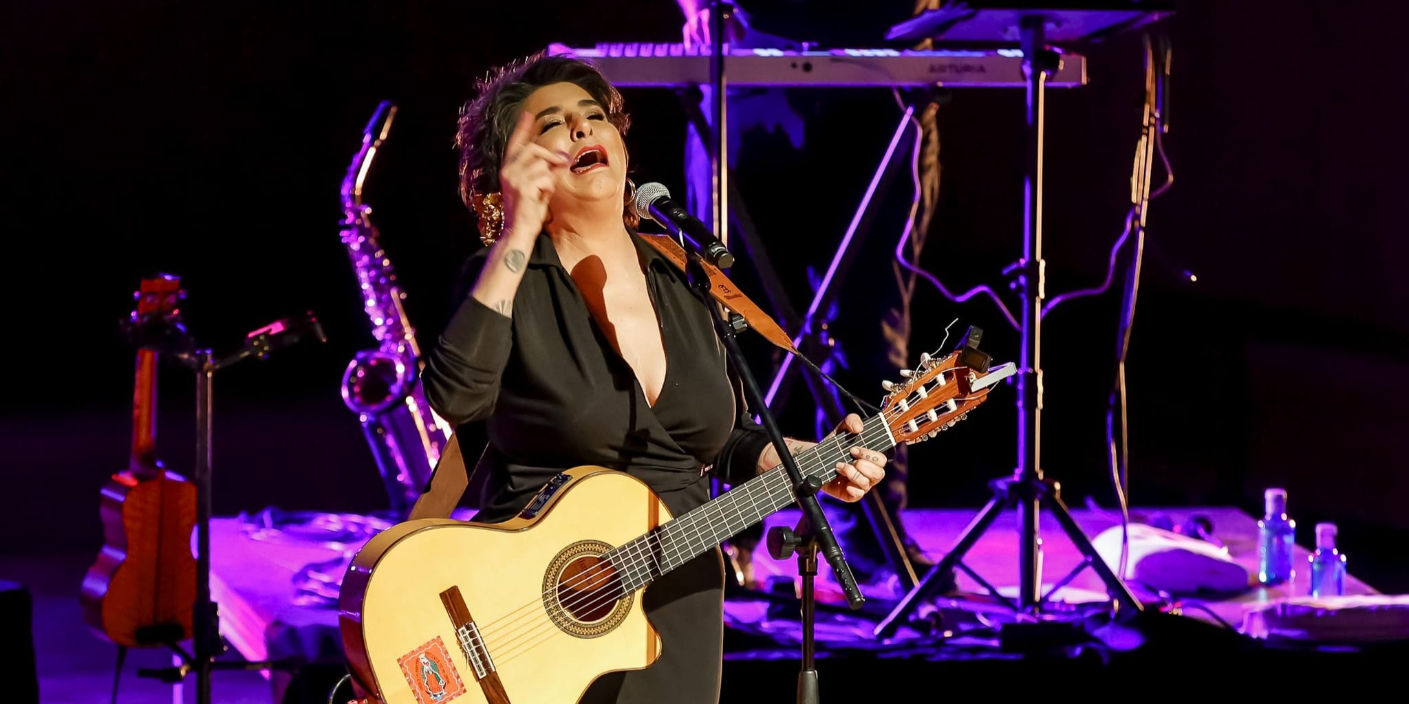 amparo-sanchez-lleva-ritual-sonoro-al-auditorio-manuel-de-falla