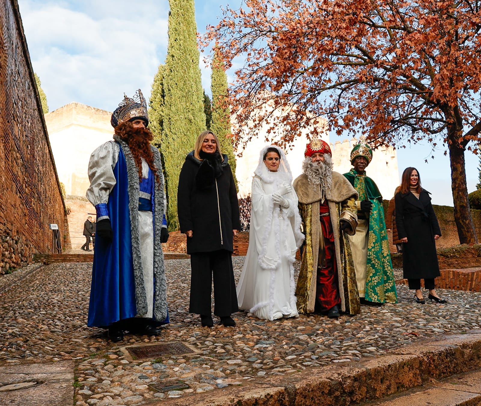 granada-se-vuelca-con-la-cabalgata-de-reyes-2026-arropada-por-miles-de-personas