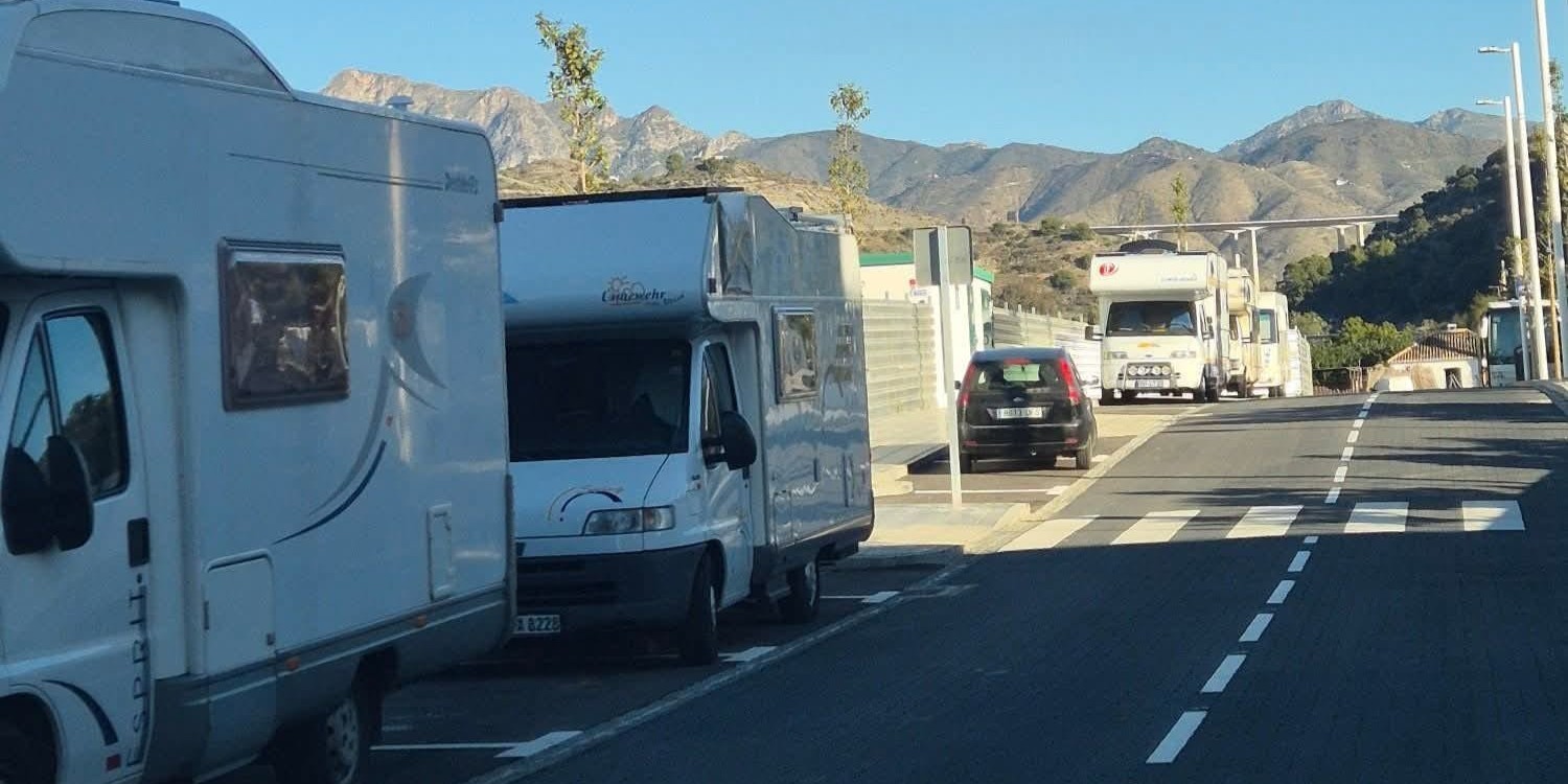 almunecar-la-herradura-ca-llevara-al-pleno-una-mocion-para-reforzar-la-prohibicion-de-autocaravanas-en-playas-y-zonas-del-litoral